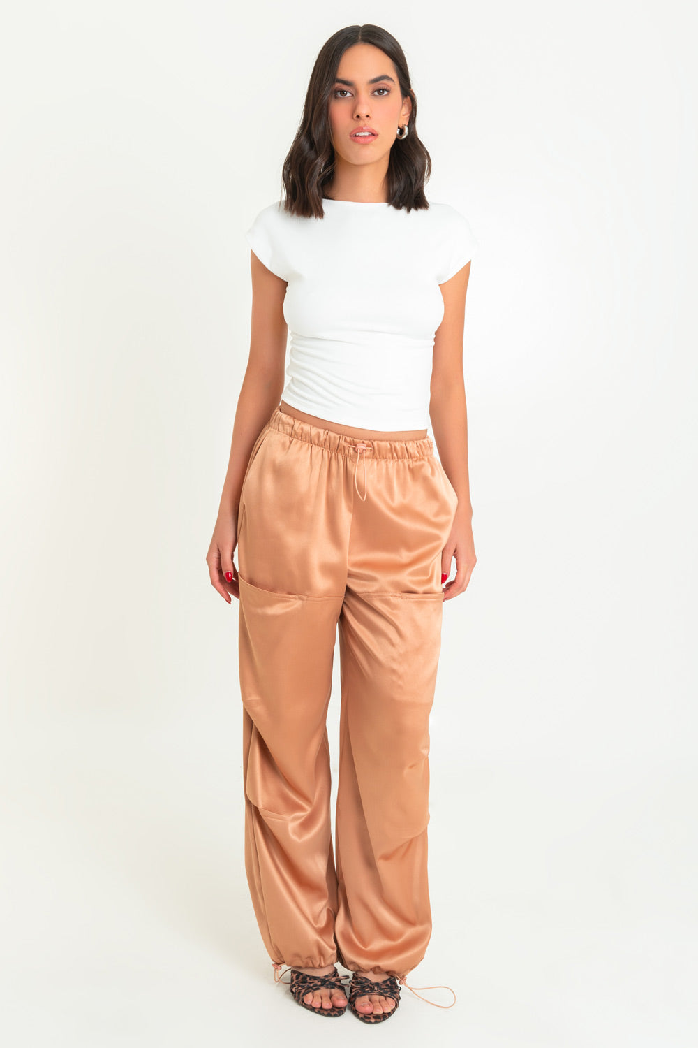 Pantalón parachute satinado de cintura alta elástica