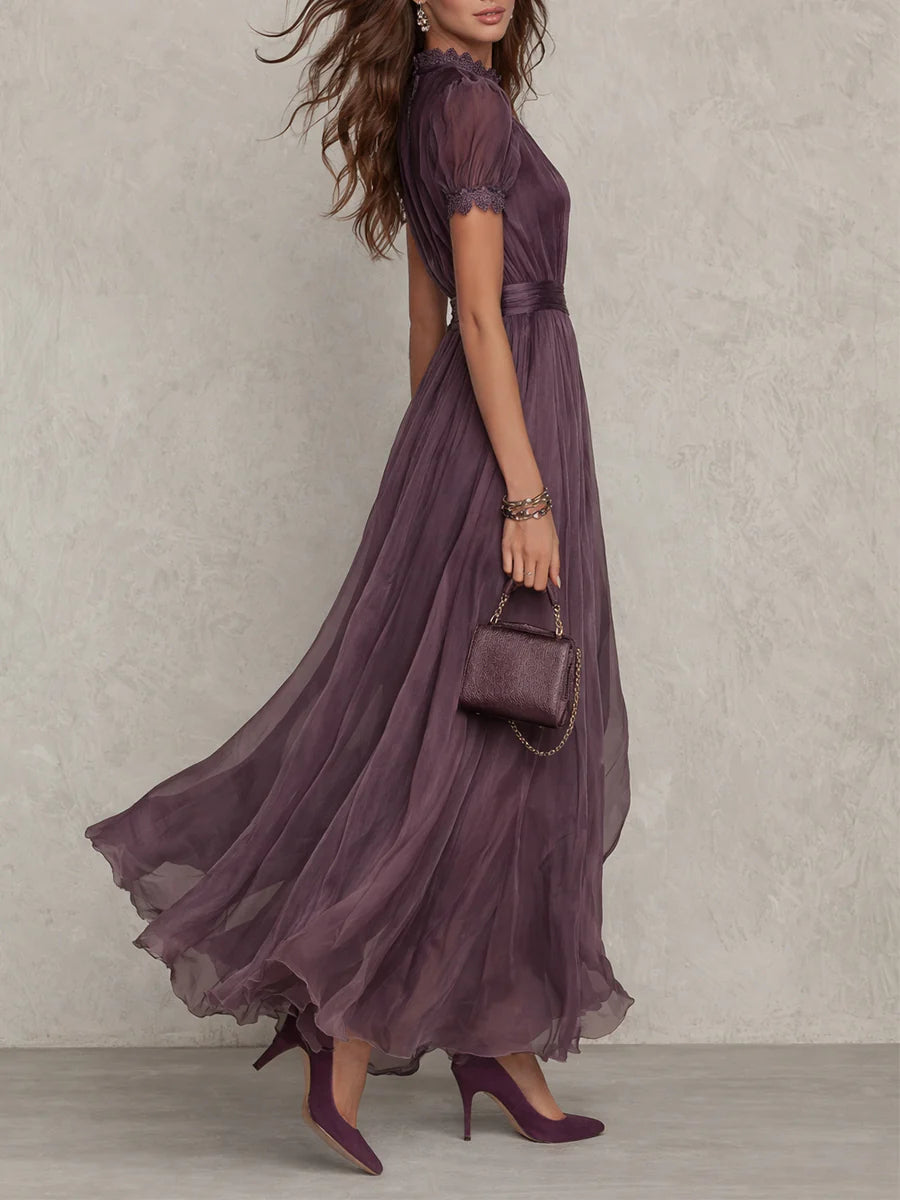 Flavia • Vestido largo violeta con escote de lágrima y borde de encaje de chiffon
