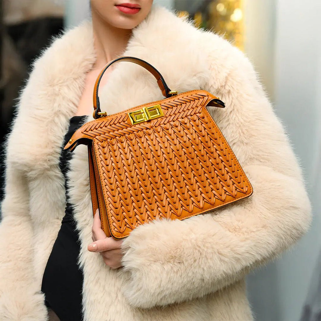 Bolso Estelle de Cuero Trenzado – Cierre Dorado Elegante