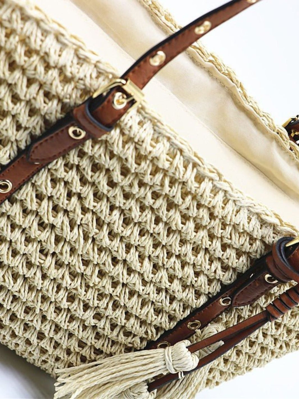 Bolso Cesta de Paja con Asas de Piel Sintética y Borlas